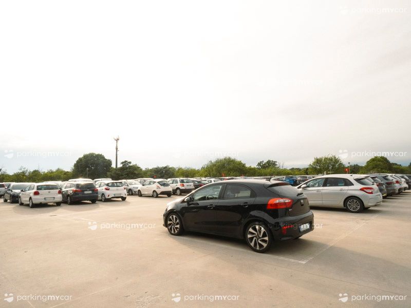 King Parking - Aeroporto Malpensa Posti auto scoperti King Parking - Aeroporto Malpensa