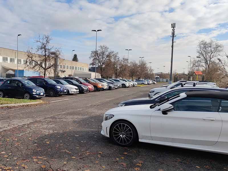Aeroport Car - Aeroporto Bologna Posti auto scoperti presso Aeroport Car - Aeroporto Bologna