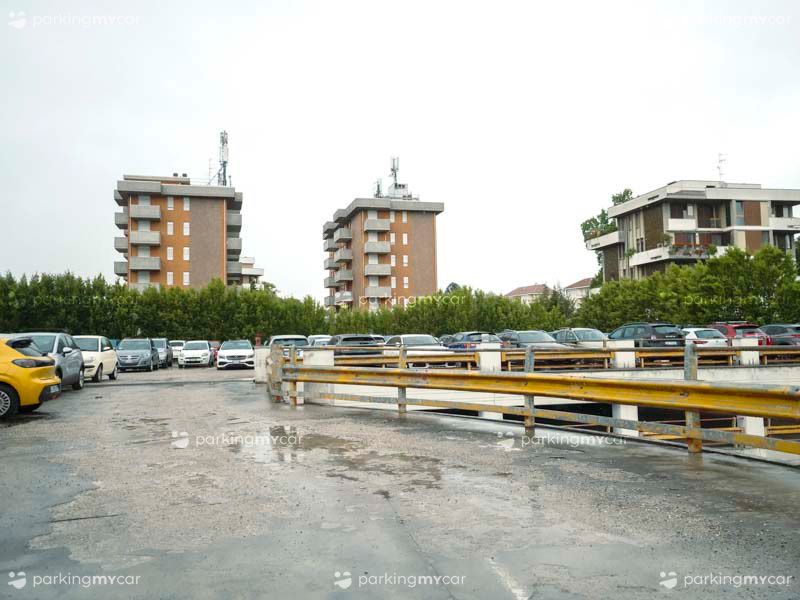 Le Torri Parking - Aeroporto Malpensa Posti auto scoperti Le Torri Parking - Aeroporto Malpensa