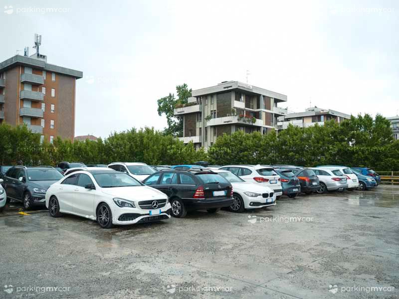 Le Torri Parking - Aeroporto Malpensa Posti auto scoperti Le Torri Parking - Aeroporto Malpensa