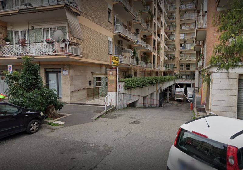 Autorimessa Troiano II - Roma Ostiense Ingresso Autorimessa Troiano II - Roma Ostiense