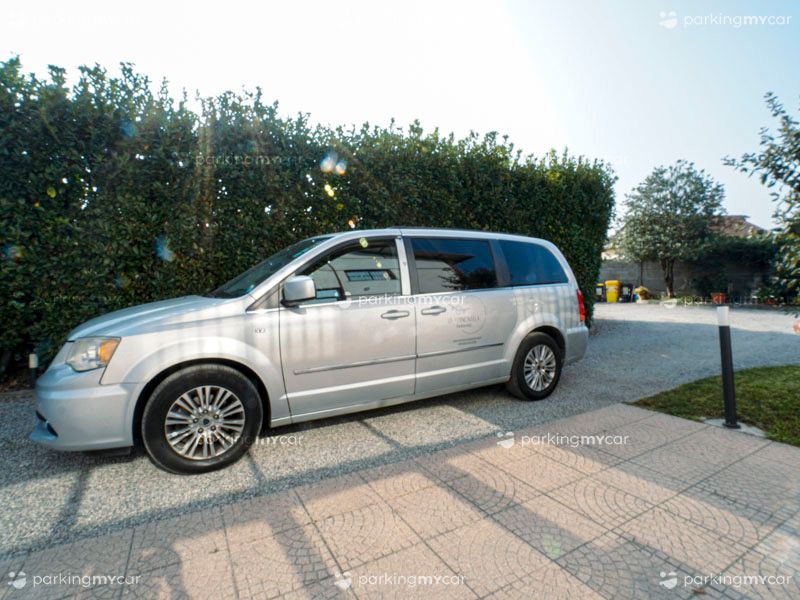 La Manovella Parking - Aeroporto Torino Navetta gratuita La Manovella Parking - Aeroporto Torino