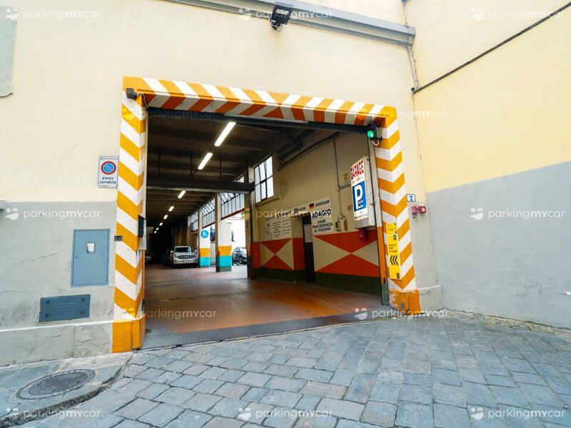 Garage Sant'Orsola - Firenze centro città Ingresso Garage Sant'Orsola - Firenze centro città