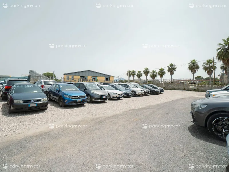 Best Parking - Aeroporto Ciampino Automobili in sosta presso Best Parking - Aeroporto Ciampino