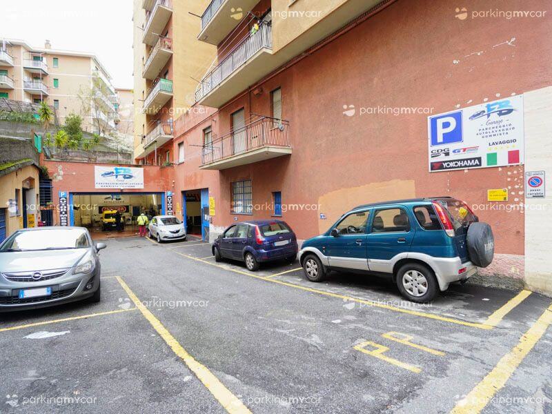 FB Garage - Genova centro città Posti auto all'aperto presso FB Garage