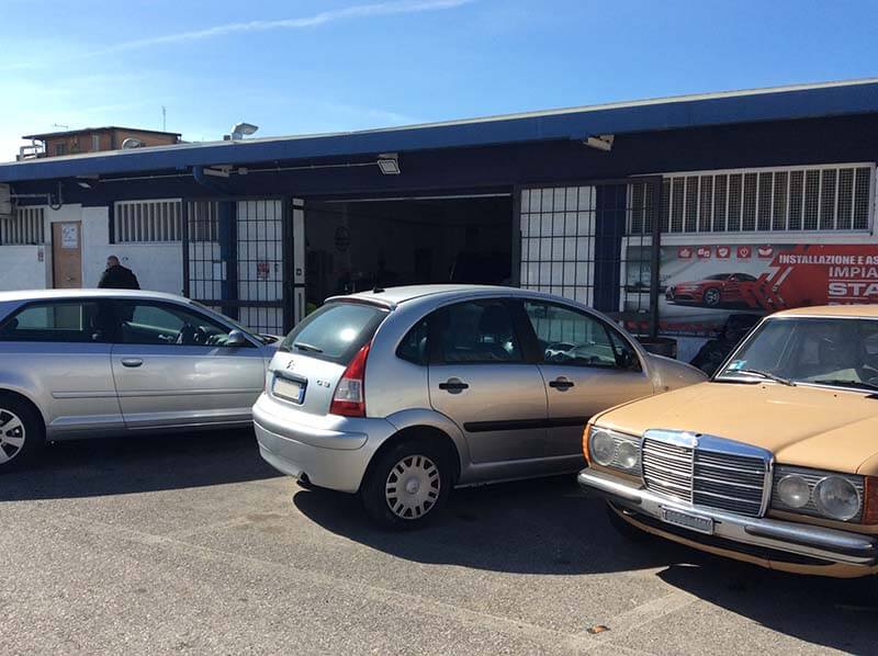 Garage Appia - Aeroporto Ciampino Auto in sosta Garage Appia - Aeroporto Ciampino