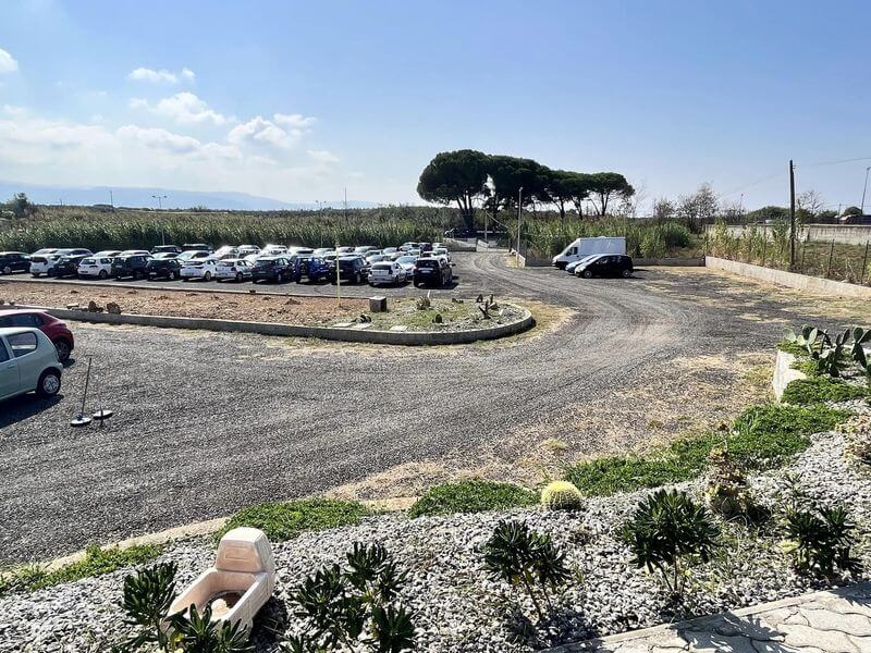 Fly Parking 2 - Aeroporto Lamezia Term Posti auto scoperti Fly Parking 2 - Aeroporto Lamezia Term