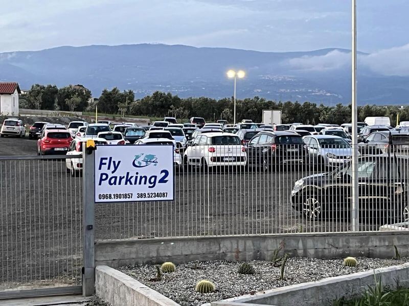 Fly Parking 2 - Aeroporto Lamezia Terme | ParkingMyCar Ingresso Fly Parking 2 - Aeroporto Lamezia Terme | ParkingMyCar
