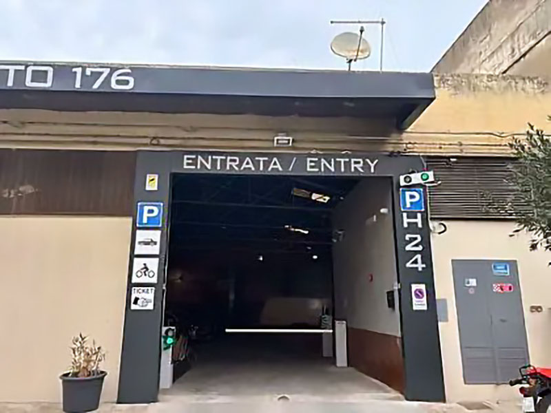 Umberto Parking 176 - Stazione Siracusa Accesso Umberto Parking 176 - Stazione Siracusa
