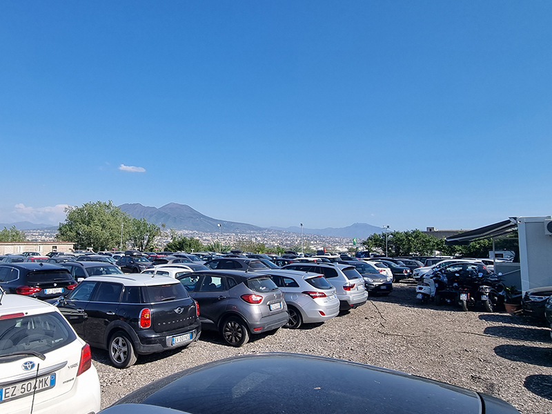 Start Parking - Aeroporto Napoli auto in sosta Start Parking - Aeroporto Napoli