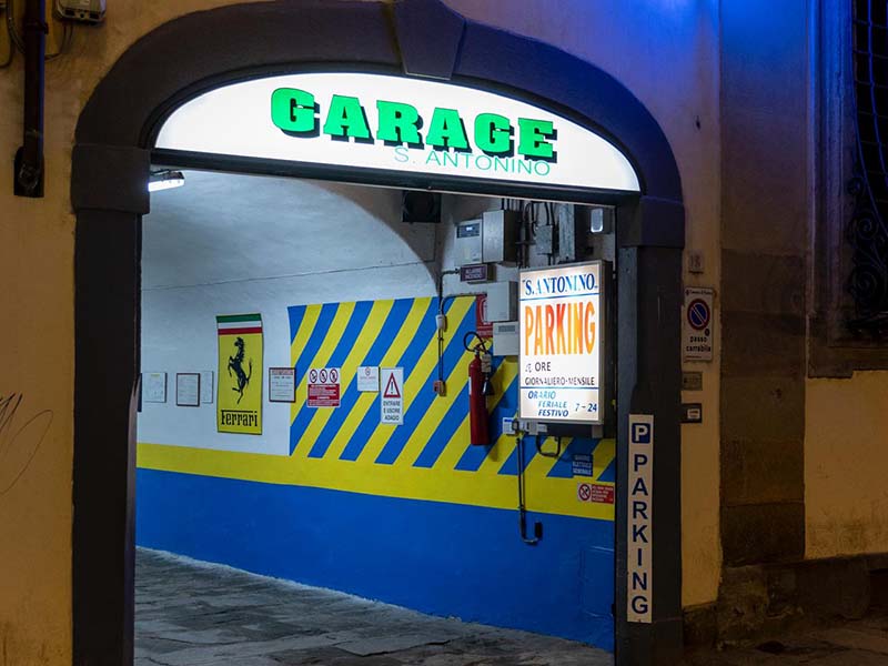 Garage Sant'Antonino - Firenze Santa Maria Novella Ingresso di notte Garage Sant'Antonino