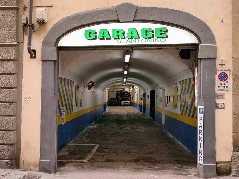 Garage Sant'Antonino - Firenze Santa Maria Novella Ingresso di giorno Garage Sant'Antonino