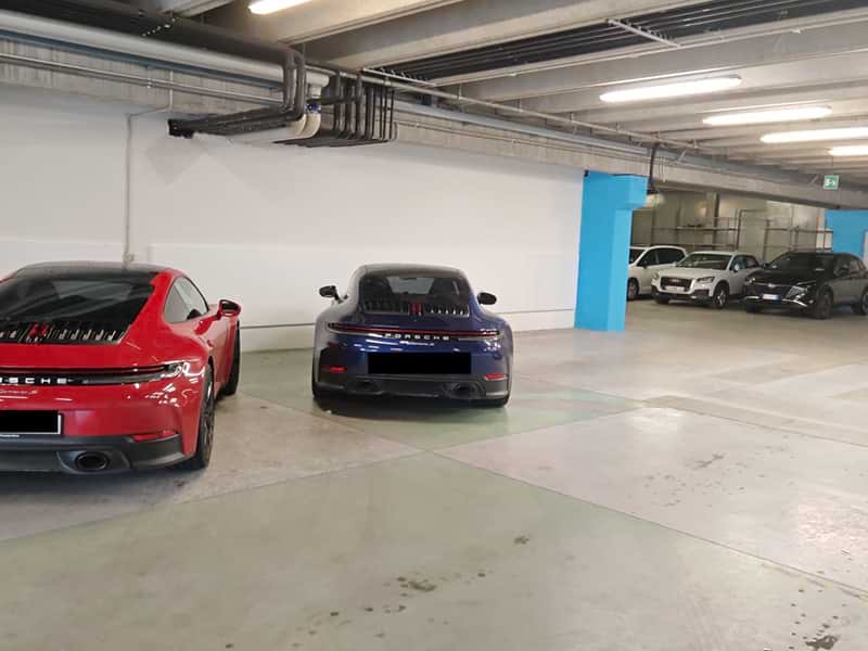 Le Garage - Verona città Auto parcheggiate presso Le Garage - Verona città