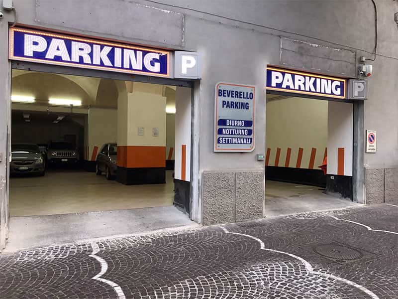 Parking Beverello 24 - Napoli città Ingresso Parking Beverello 24 - Napoli città