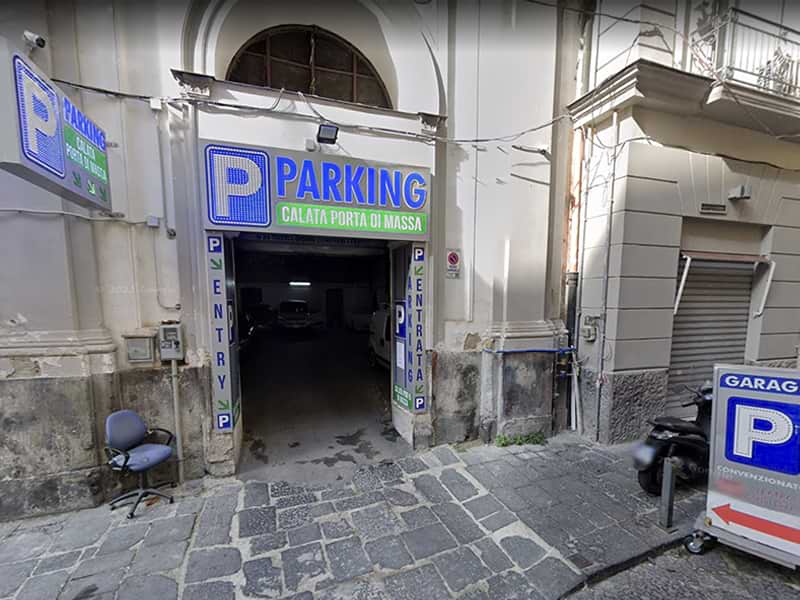 Parking Calata Porta di Massa - Napoli Università Ingresso Parking Calata Porta di Massa - Napoli Università