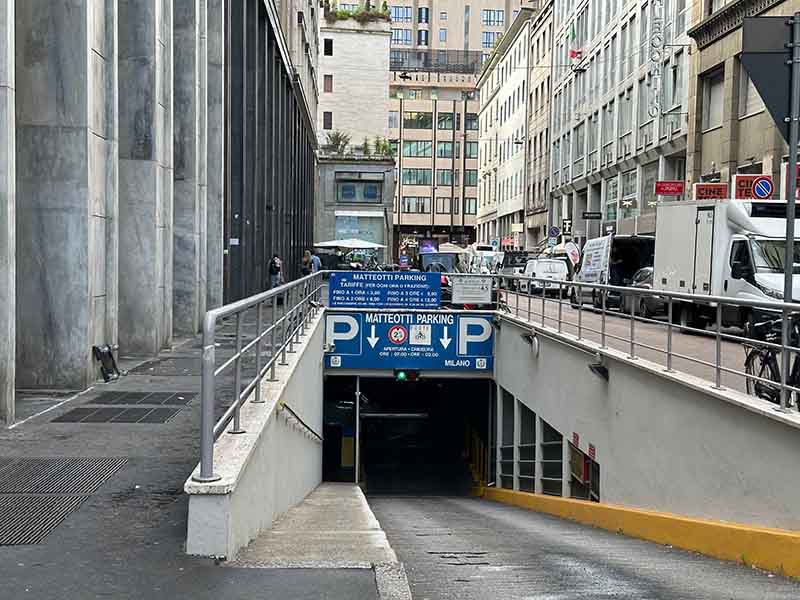 Matteotti Parking - Milano centro Ingresso Matteotti Parking - Milano centro