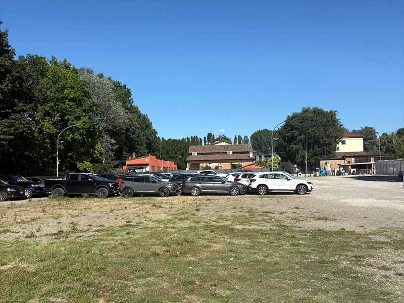Car Valet - Aeroporto Bologna Vista auto da lontano - Car Valet Aeroporto